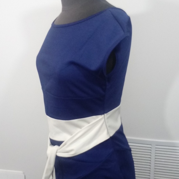 Blue and cream belted dress aline - Picture 7 of 7